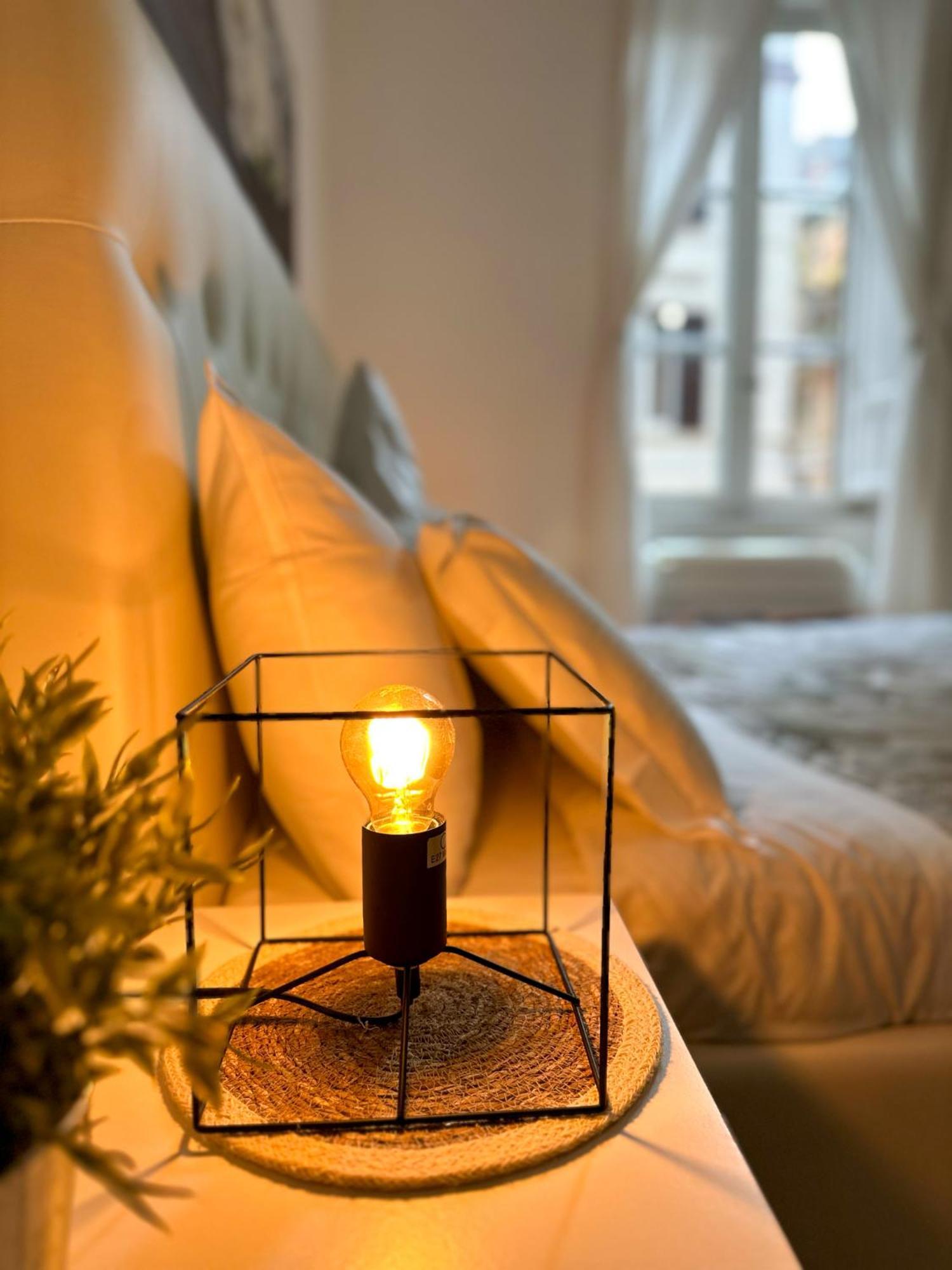 Apartment By The Colosseum - White Chic Flats 로마 외부 사진