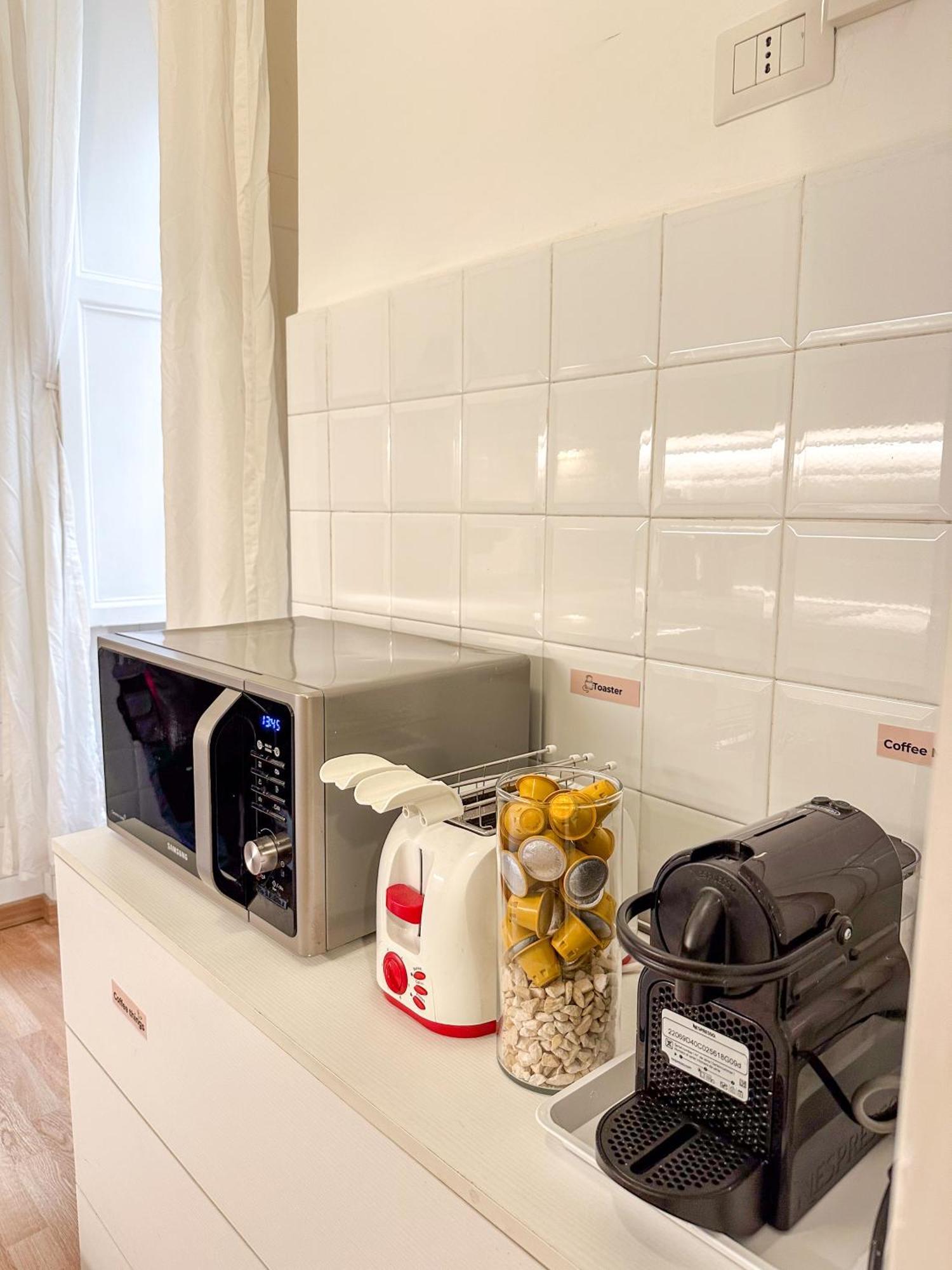 Apartment By The Colosseum - White Chic Flats 로마 외부 사진